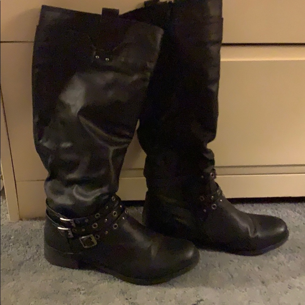 Black boots